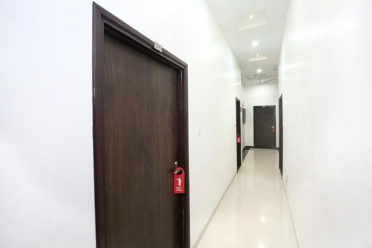 Oyo 11421 Regal Residency Hotel Amritsar Exterior foto