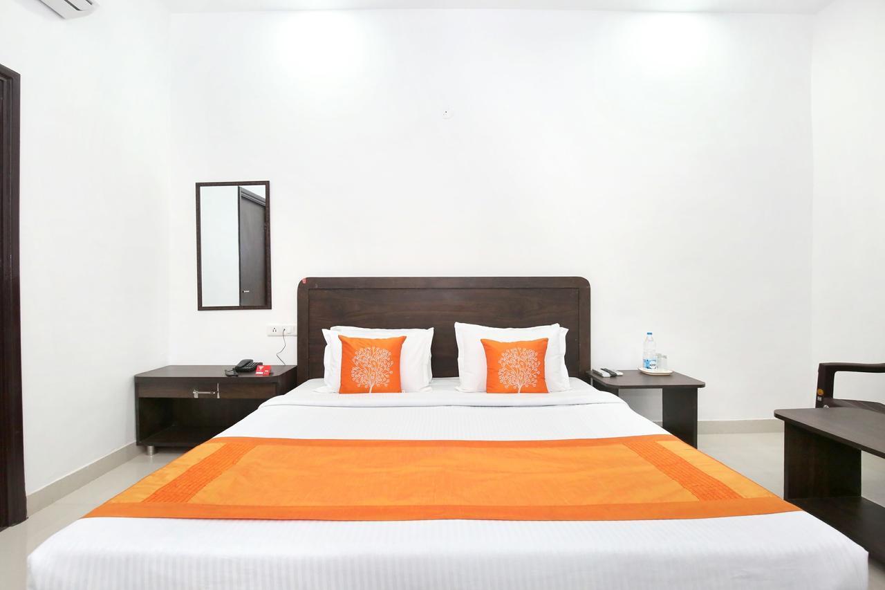Oyo 11421 Regal Residency Hotel Amritsar Exterior foto