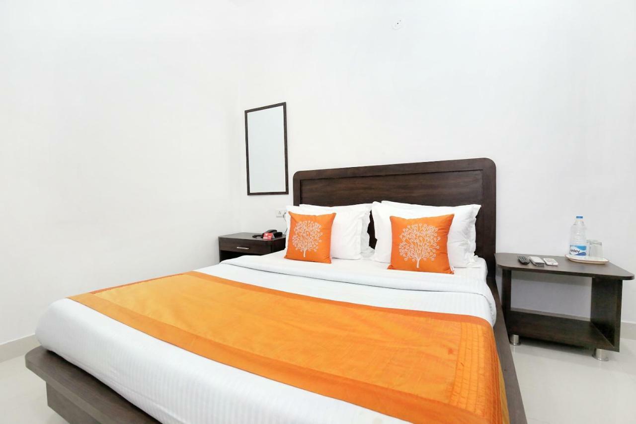 Oyo 11421 Regal Residency Hotel Amritsar Exterior foto