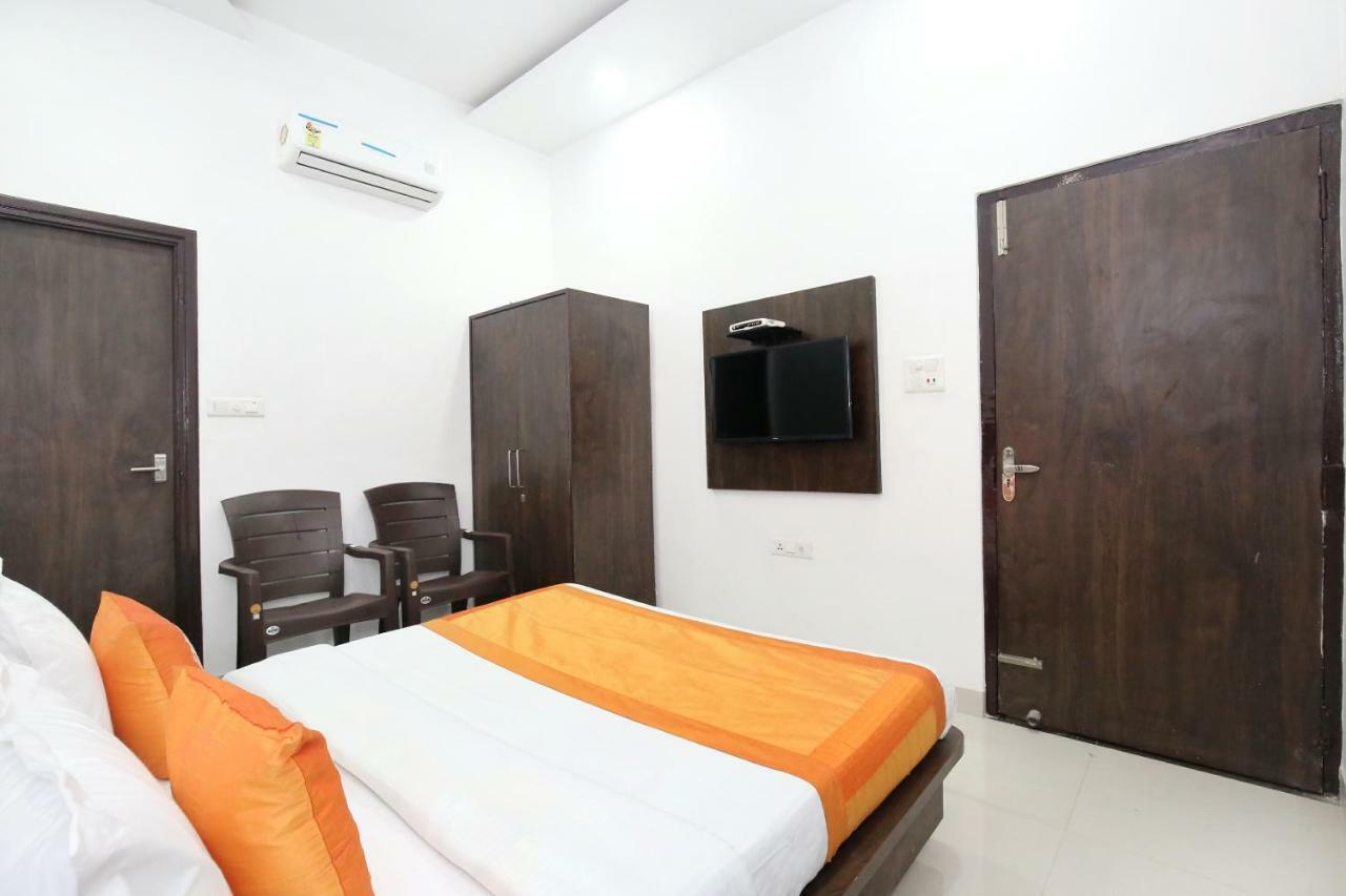 Oyo 11421 Regal Residency Hotel Amritsar Exterior foto
