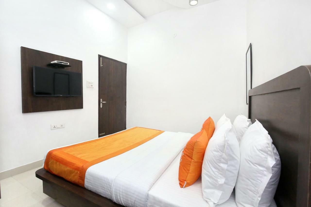 Oyo 11421 Regal Residency Hotel Amritsar Exterior foto